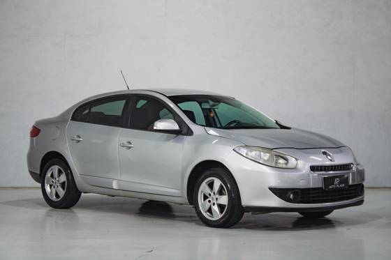 RENAULT FLUENCE 2.0 DYNAMIQUE 16V FLEX 4P AUTOMÁTICO